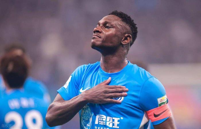 九游-创造历史！马莱莱成首位斩获中超官方最佳的英博球员，赢得认可