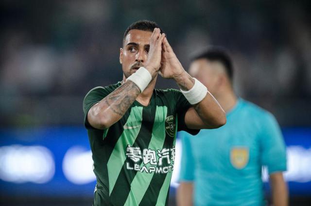 九游体育-莱昂纳多艾菲尔丁已到阿布扎比 海港引援接近收官