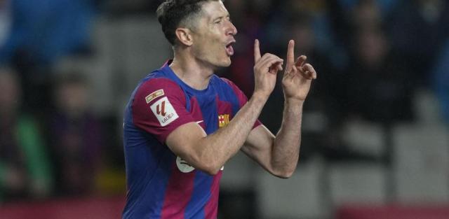 九游APP-莱万好可怜，首个帽子后未被宣留队