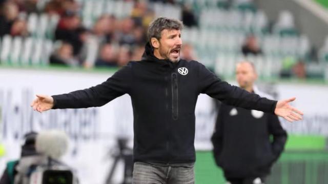 九游娱乐-43天从榜首到下课，范博梅尔在狼堡是怎样搞砸的？