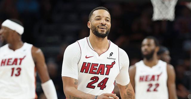 九游体育-替补得分46分！鲍威尔：篮球是团队运动 替补是我们获胜的关键