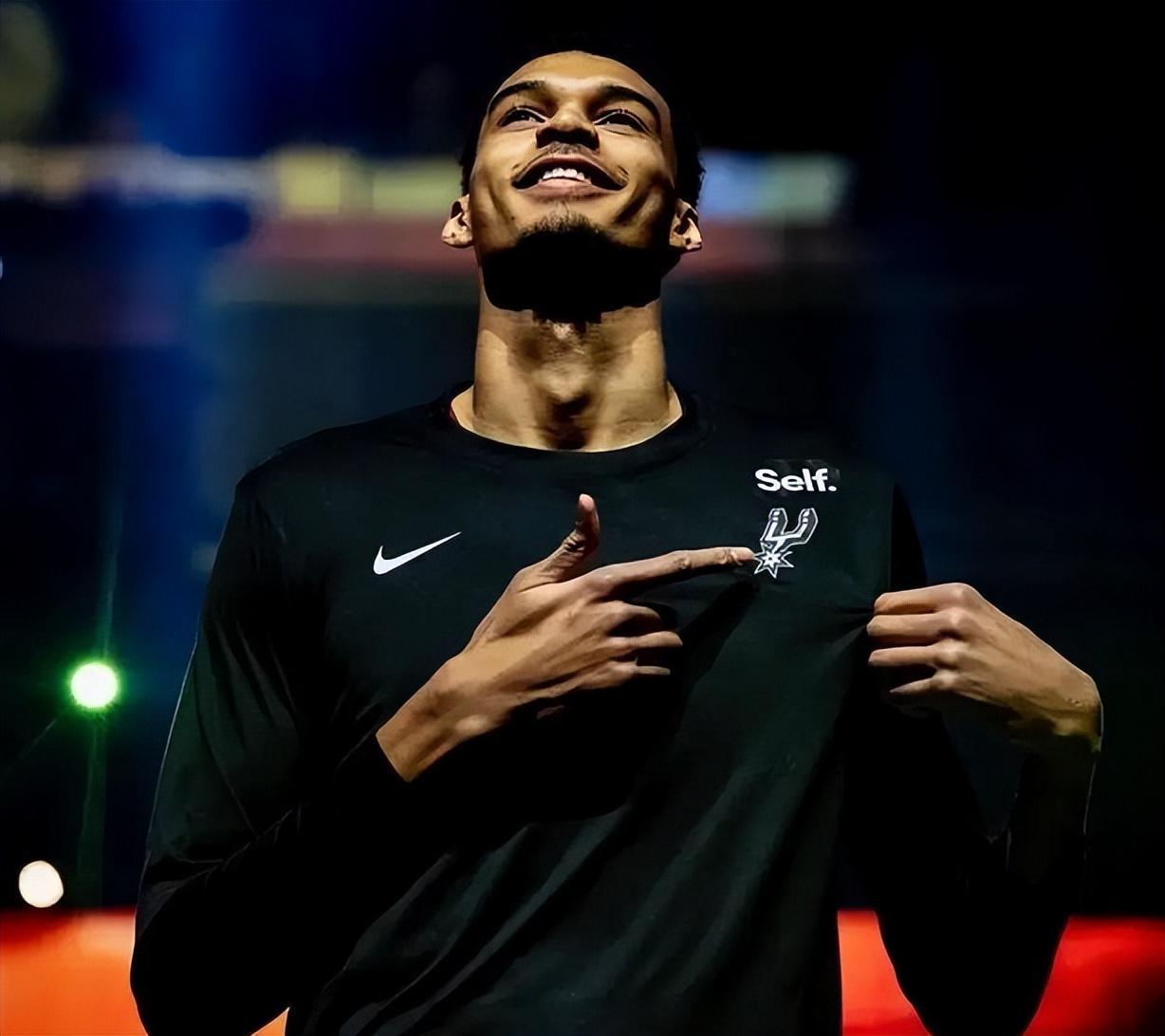 九游-32分12板8助2断4帽！文班亚马复制姚明神迹，战神卡要小心了